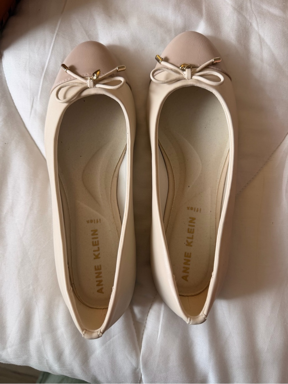 BRAND NEW Anne Klein Blush and beige Bow Cap-Toe Ballet Flats